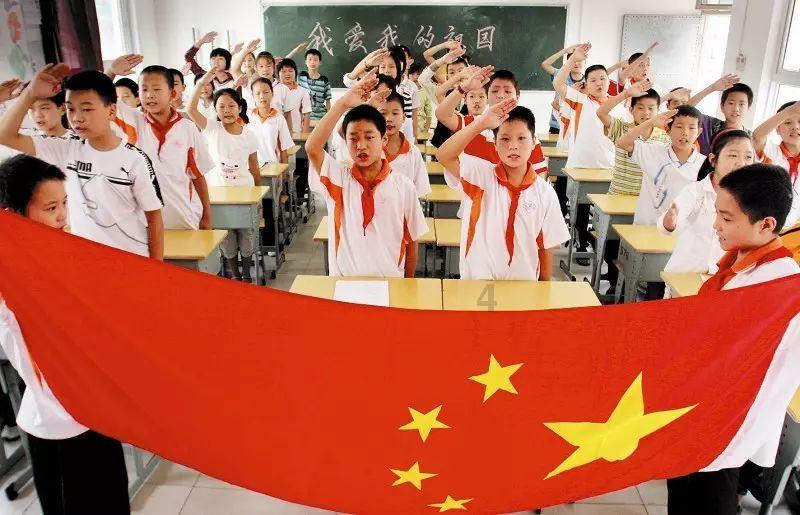 女人不拒绝男人这么做,就是想“要”了,很准